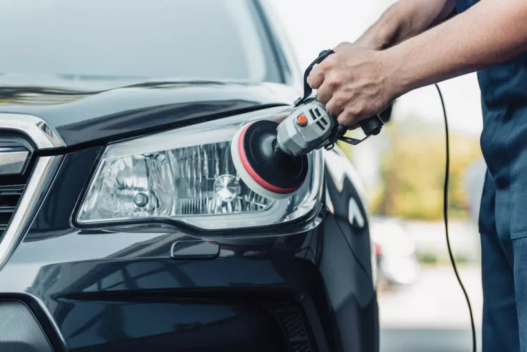 Combien de temps prend le lustrage et le nettoyage des optiques d'une voiture ?, Biguglia, PIT STOP